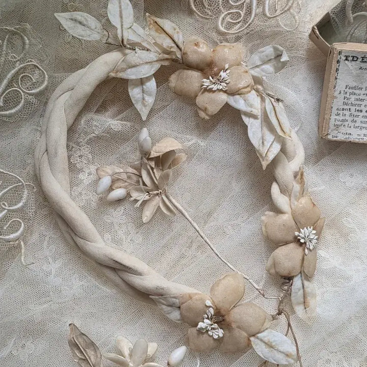 [BUNJANG] French Antique Wax Flower Headpiece / 제가바잉한 프랑스앤틱 왁스플라워 해드피스