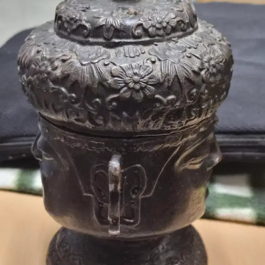 [BUNJANG] Iron Incense Burner with Buddha Face Sculpture / 자비로운 부처님의 얼굴 모양으로 조각된 철불 향로