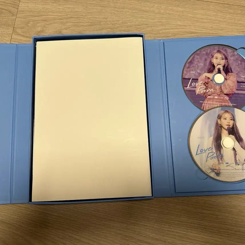 [BUNJANG] IU 2019 Concert Love Poem Blu-ray / [최저가] 2019 아이유 콘서트 블루레이