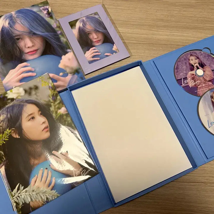 [BUNJANG] IU 2019 Concert Love Poem Blu-ray / [최저가] 2019 아이유 콘서트 블루레이