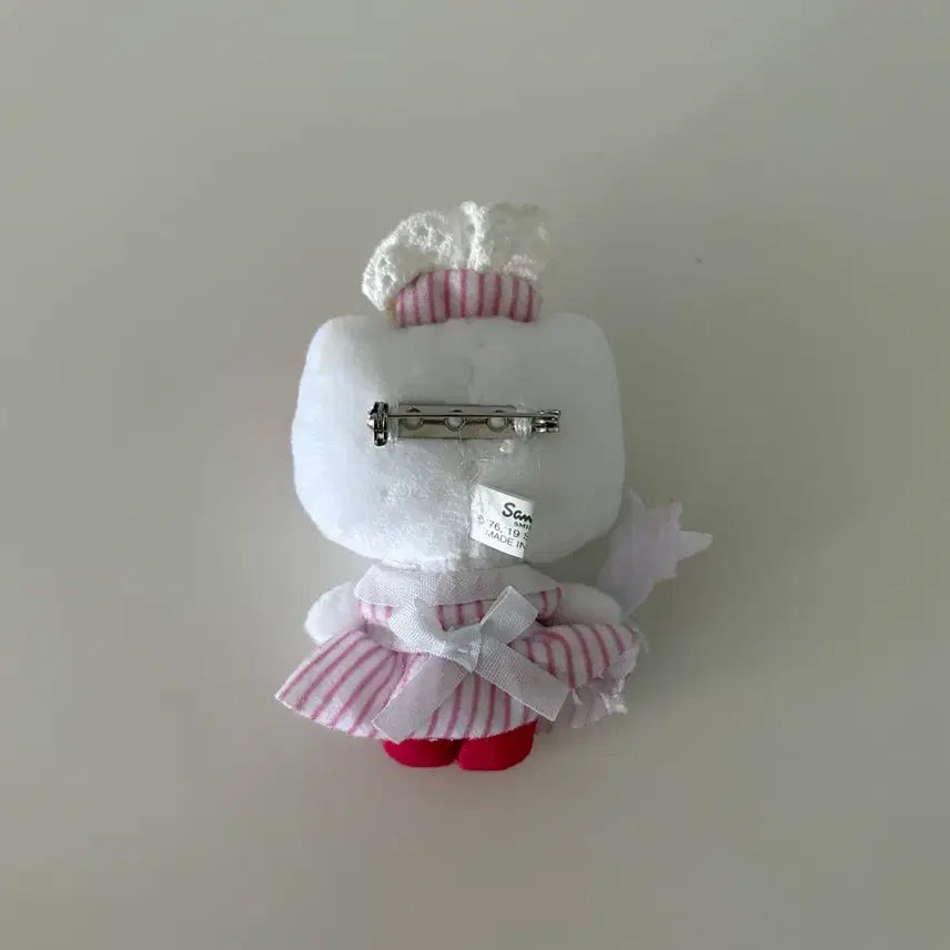 [BUNJANG] Sanrio Hello Kitty 45th Anniversary Limited Edition Brooch - Maid / 산리오 | 헬로키티 45주년 한정 브로치 - 메이드