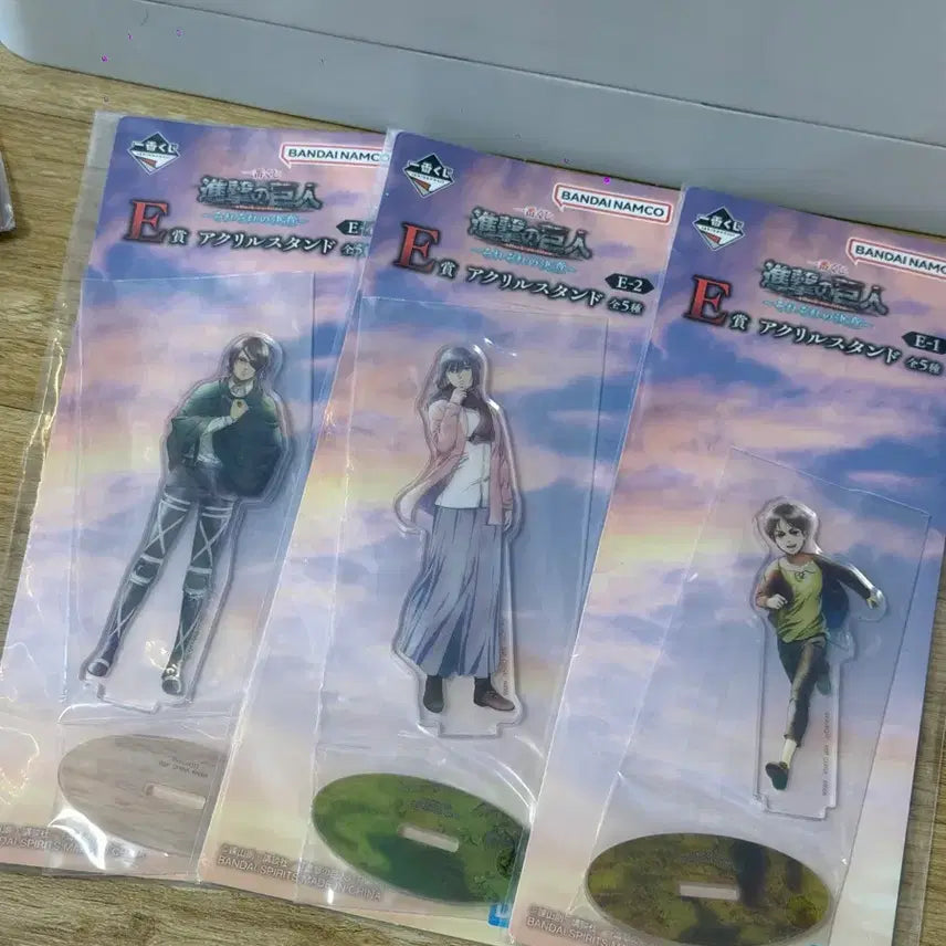 [BUNJANG] Attack on Titan Eren Mikasa Hange Acrylic Stand Set / 반다이남코 진격의 거인 아크릴 스탠드 e상 일괄 에렌 미카사 한지