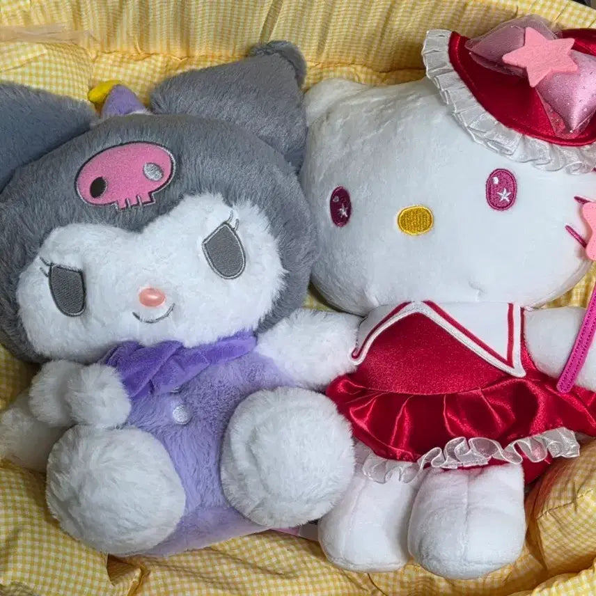 [BUNJANG] Kuromi Hello Kitty Medium Doll Set New / 쿠로미 헬로키티 중형인형 세트 새상품