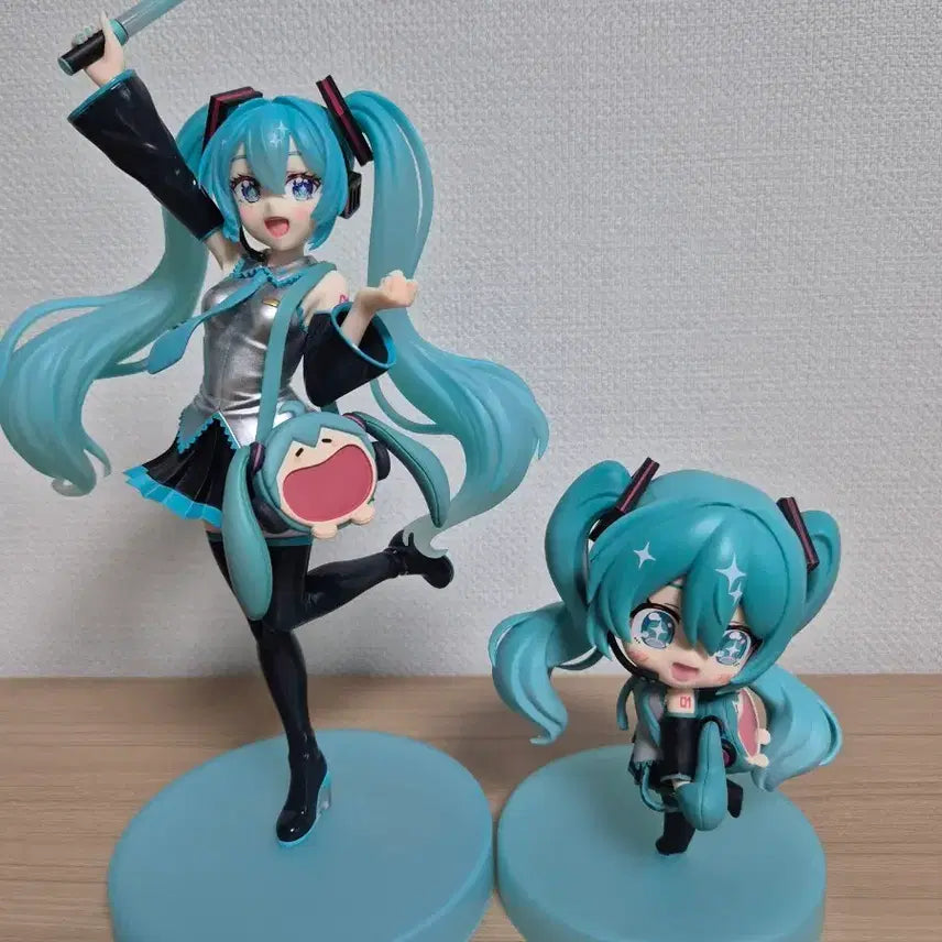 [BUNJANG] TENITOL Hatsune Miku UWA Plush &amp; Mini Bundle Set / TENITOL 하츠네 미쿠 UWA 푹신푹신 귀여운 미소 백 &amp; mini 일괄