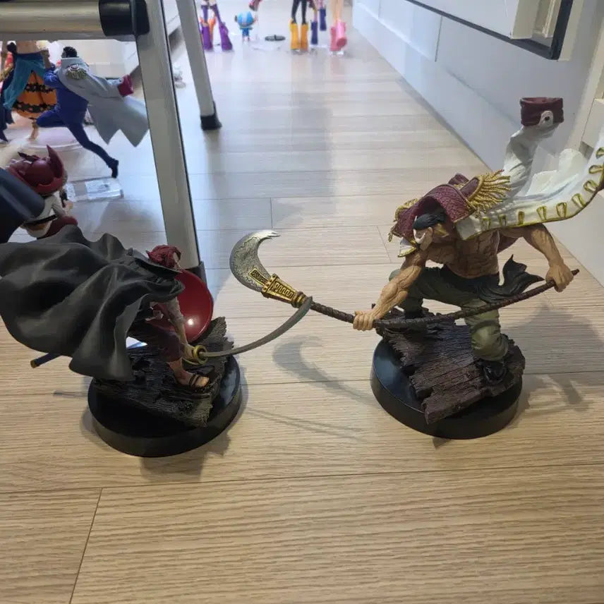 [BUNJANG] One Piece World Collectable Figure Whitebeard &amp; Shanks (Whitebeard&