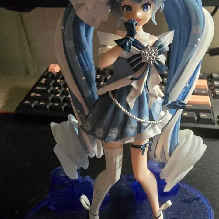 [BUNJANG] Hatsune Miku Snow Miku 2025 Figure / 하츠네 미쿠 스노우 유키 2025 피규어 판매합니다