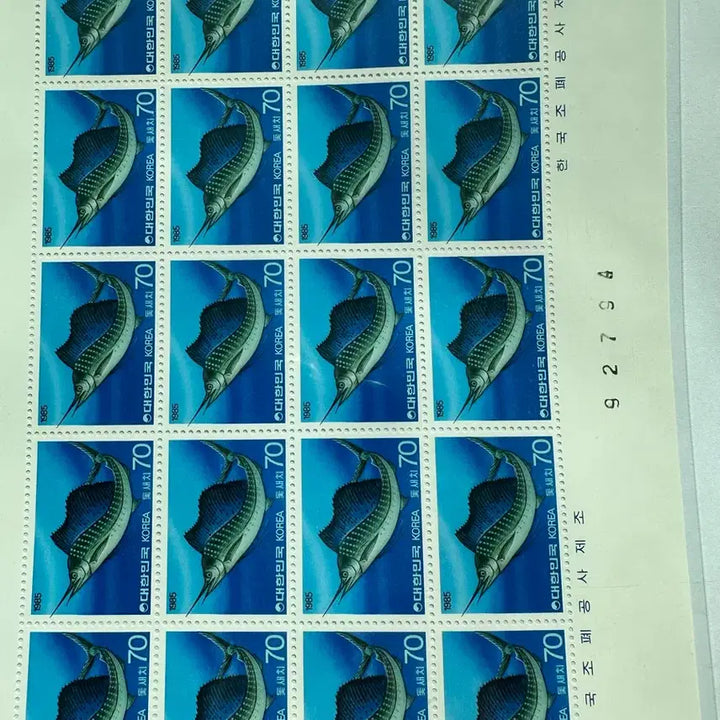 [BUNJANG] Vintage Postage Stamps Collection (22 Stamps) / 옛날전지우표총22장