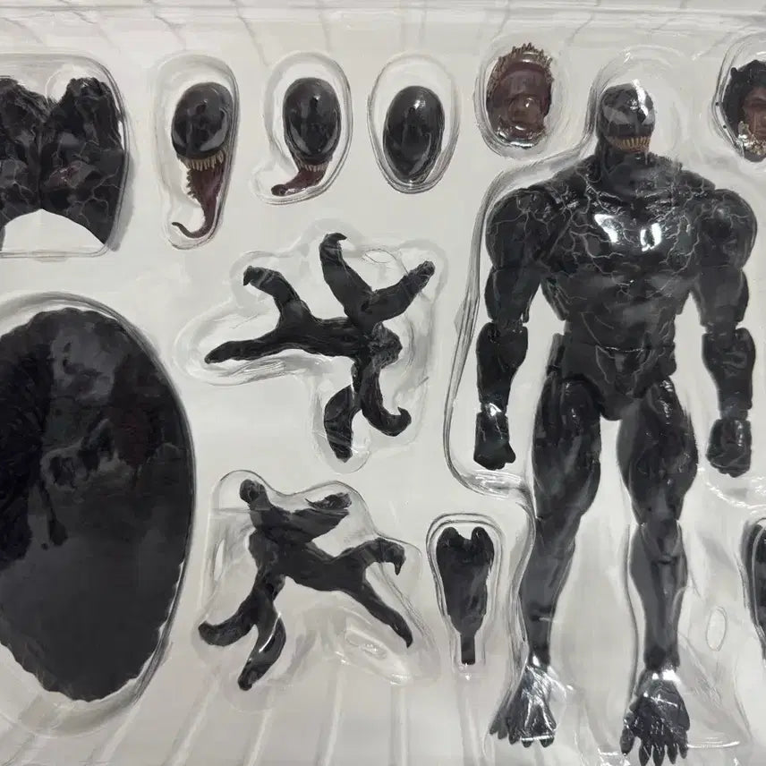 [BUNJANG] MAXX Venom Let There Be Carnage Movie Version Action Figure / 마펙스 베놈 렛 데어 비 카니지 무비버전