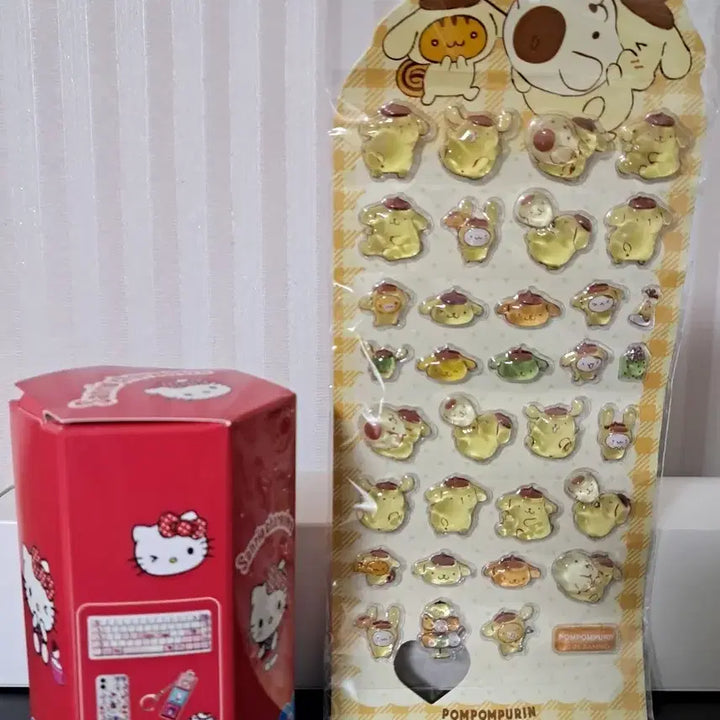 [BUNJANG] Sanrio Hello Kitty x Pompompurin Random Sticker / 산리오 헬로키티 랜덤 폼폼푸린 스티커 새상품