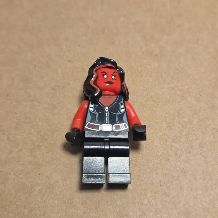 [BUNJANG] Lego Red She-Hulk Figure / 레고 레드 쉬헐크 피규어입니다