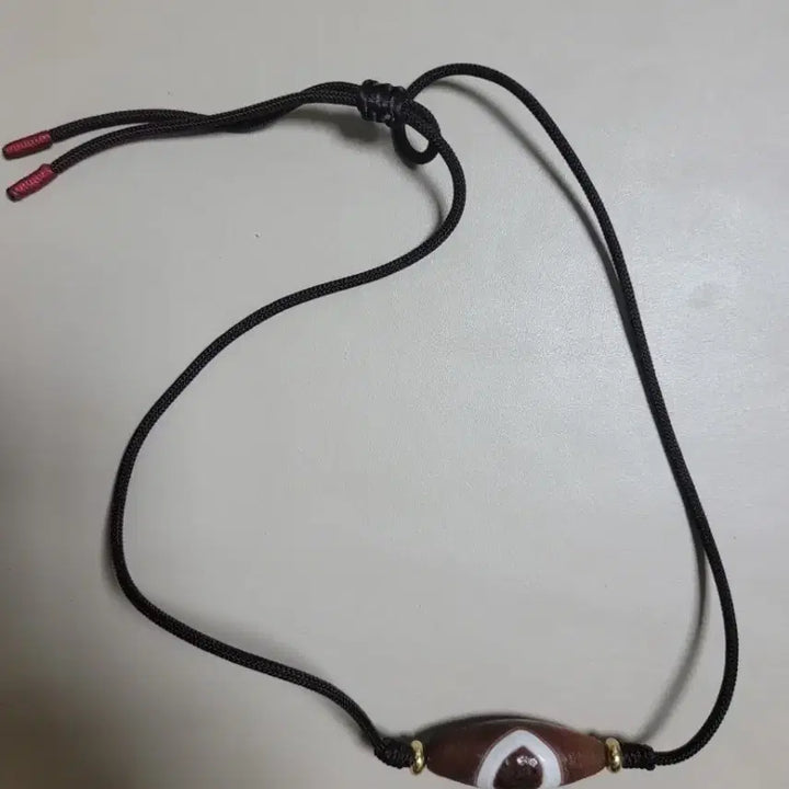 [BUNJANG] One-Eyed Dzi Pendant Necklace / 일안천주 펜던트 목걸이