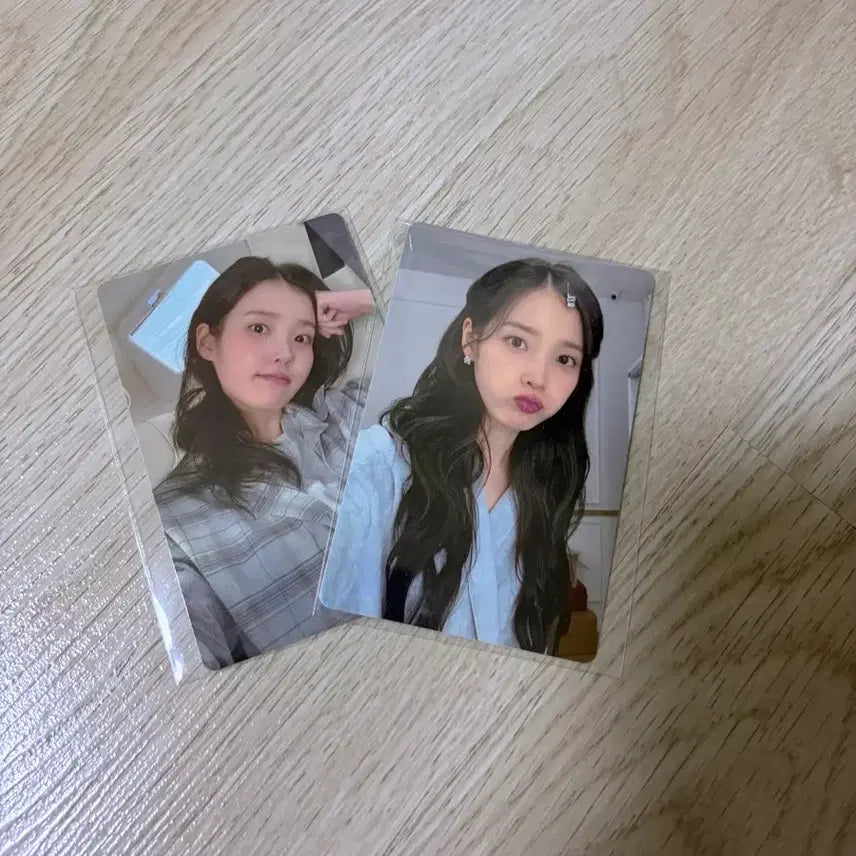 [BUNJANG] IU Photocard 2 Types (Fan Meeting) / 아이유 포토카드 2종(팬밋업)