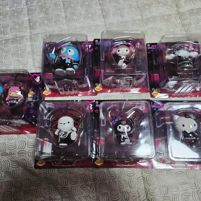 [BUNJANG] Sanrio Characters Halloween 2024 Happy Lottery Figure Bundle Set (7 Types) / 산리오 캐릭터즈 할로윈 2024 Happy쿠지 피규어 7종 일괄 미개봉 판매합니다.