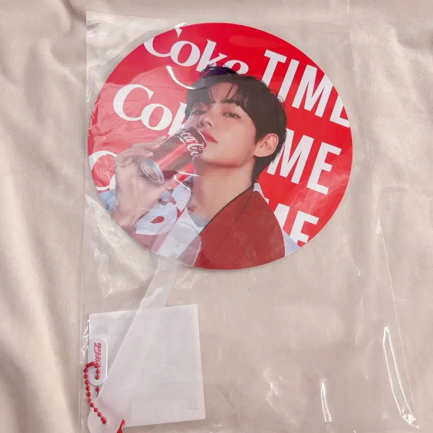 [BUNJANG] BTS V Coca-Cola Collaboration Fan / 코카콜라 방탄소년단 뷔 부채