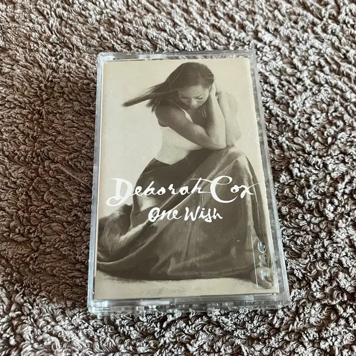 [BUNJANG] Deborah Cox One Wish (Licensed Cassette Tape) / 전설적인 음악 프로듀서 클라이브 데이비스 참여! 90년대 캐나다 출신의 R&amp;B 가수 데보라 콕스 정규 2집 One Wish 앨범 국내 라이센스 카세트테이프
