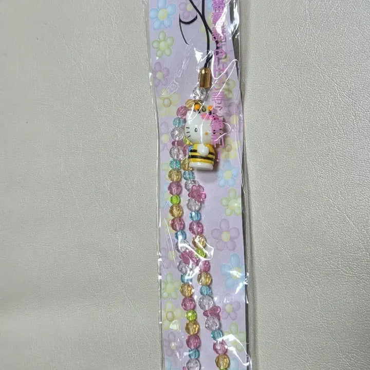 [BUNJANG] Classic Kitty Honeybee Bead Strap, Honeybee Kitty Figure / 고전키티 꿀벌 비즈 스트랩 꿀벌키티 피규어
