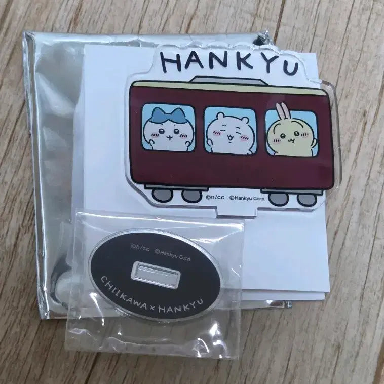 [BUNJANG] Chiikawa HANKYU Collaboration Acrylic Stand / 치이카와 먼작귀 한큐 콜라보 아크릴 스탠드