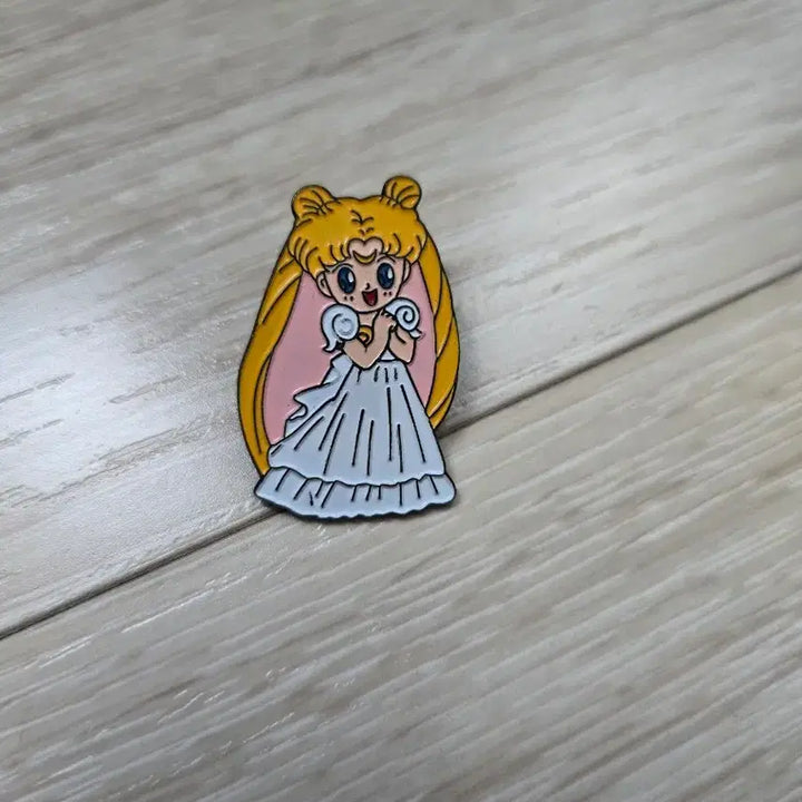 [BUNJANG] Sailor Moon Badge Brooch / 세일러문 뱃지 브로치