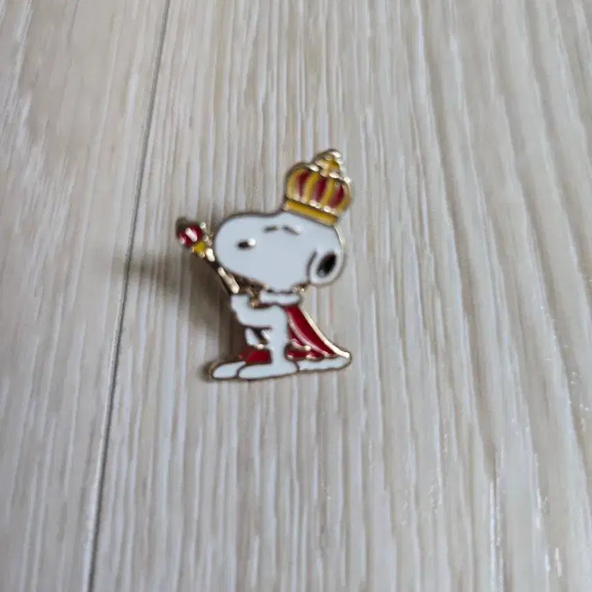 [BUNJANG] Snoopy King Badge / 스누피 왕 뱃지