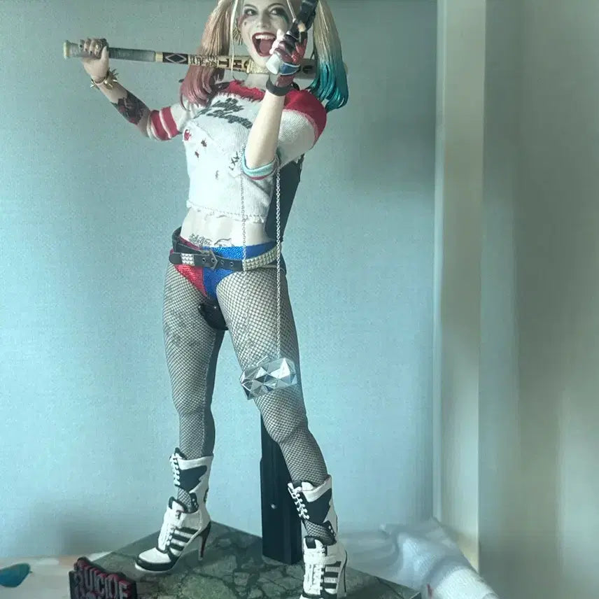 [BUNJANG] Hot Toys Harley Quinn / 핫토이 할리퀸
