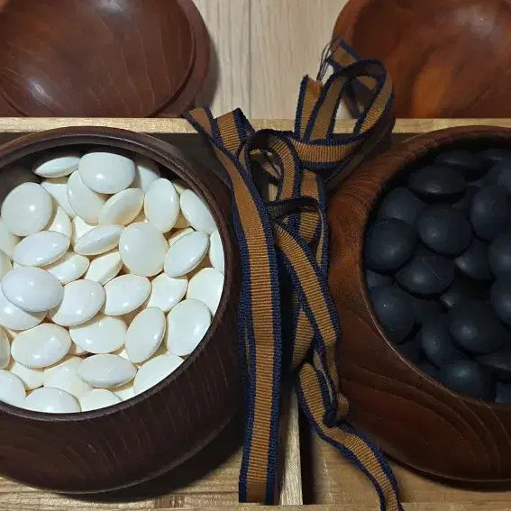 [BUNJANG] Japanese "Clam Shell" Baduk Stones (38mm) - High Grade / (가격확다운)(대합조개) 일본산 최상급 38호