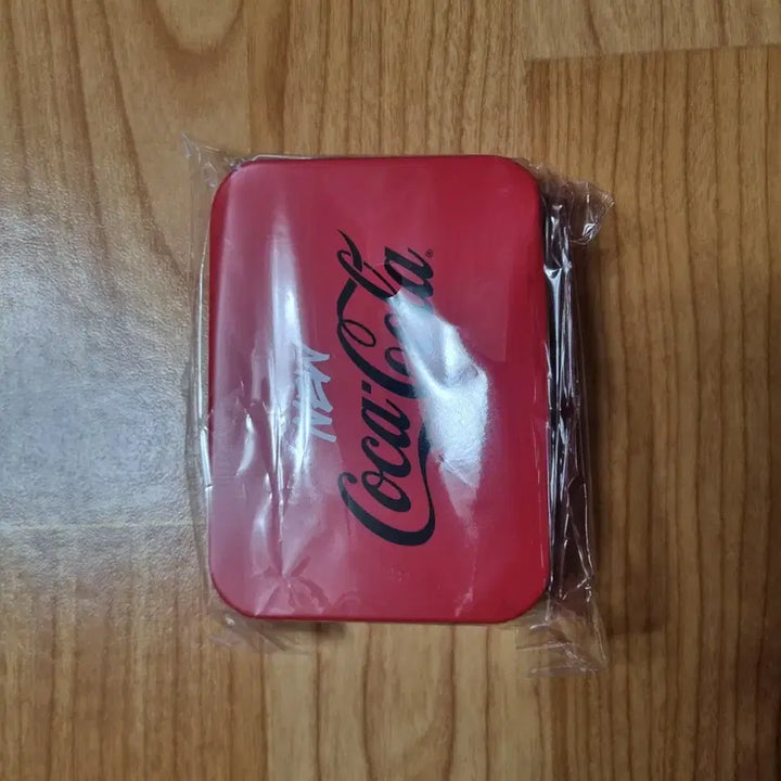[BUNJANG] BTS V Coca-Cola Postcard Tin Case (Sealed) / 코카콜라 뷔 엽서 틴케이스 미개봉 양도 방탄소년단 방탄 bts 김태형