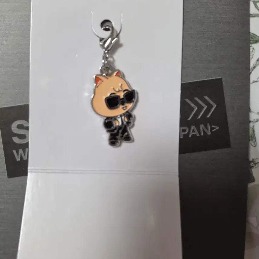 [BUNJANG] RUNNT Japan Secret Charm Keychain / 런잇 팝업 재팬 시크릿 참키링