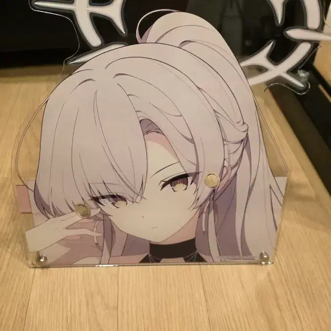[BUNJANG] Blue Archive Nagisa Acrylic Glasses Stand / 블루아카이브 나기사 아크릴 안경 스탠드 팝니다.