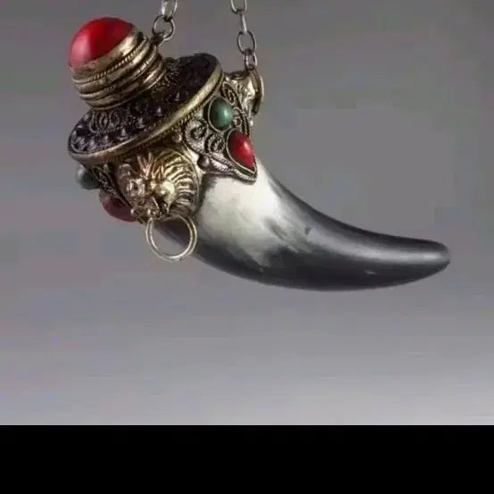 [BUNJANG] Hand-Carved Ox Horn Snuff Bottle Statue (Handicraft) / 소뿔 스너프병 조각상 (수공예)