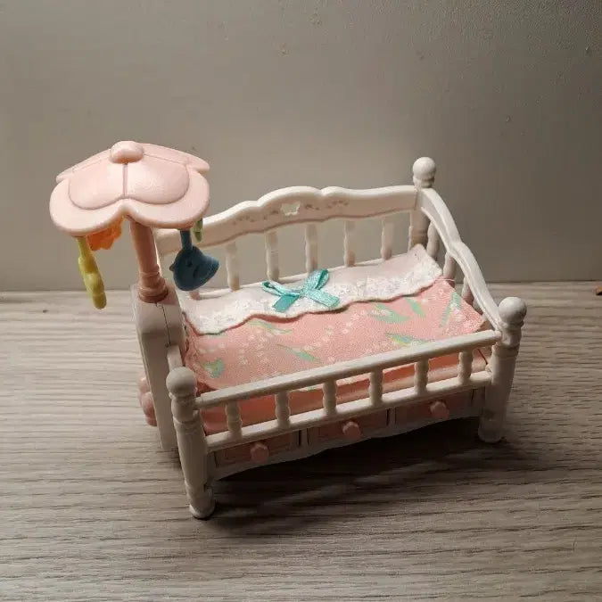 [BUNJANG] Sylvanian Families Baby Crib / 실바니안 아기침대
