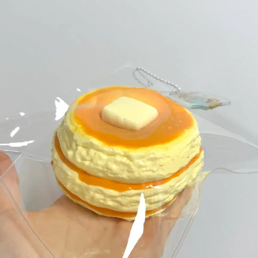[BUNJANG] So Eun Caramel Muffin Handmade Squishy / 소은 showing 카라멜머핀 수제말랑이