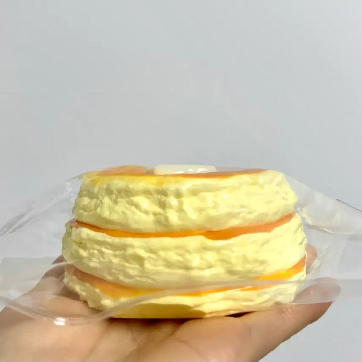 [BUNJANG] So Eun Caramel Muffin Handmade Squishy / 소은 showing 카라멜머핀 수제말랑이