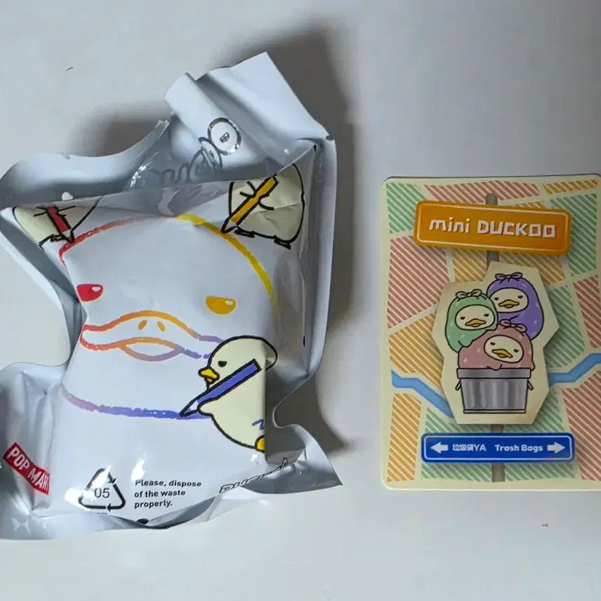 [BUNJANG] Pop Mart Mini DUCU City Walk Figure / 팝마트 미니 더쿠 시티워크 피규어