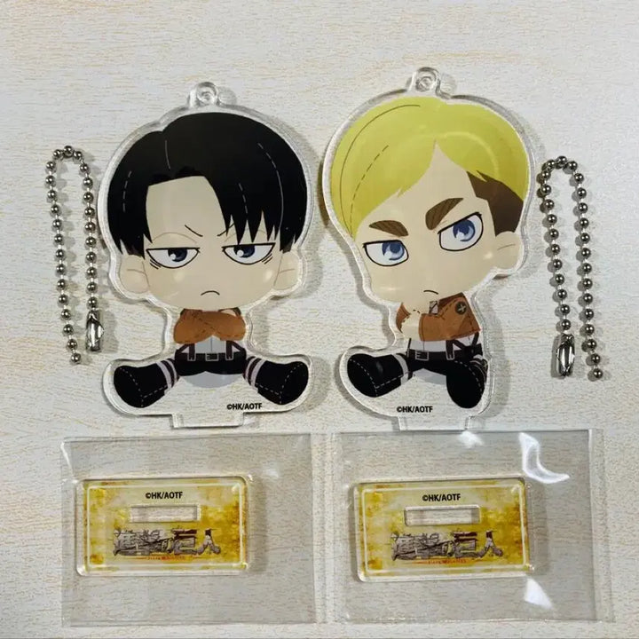 [BUNJANG] Attack on Titan Levi Erwin Honpo LABO Collaboration Cafe Acrylic Stand Keychain / (희귀) 진격의거인 리바이 엘빈 혼포 LABO 콜라보카페 아크릴스탠드 에루리