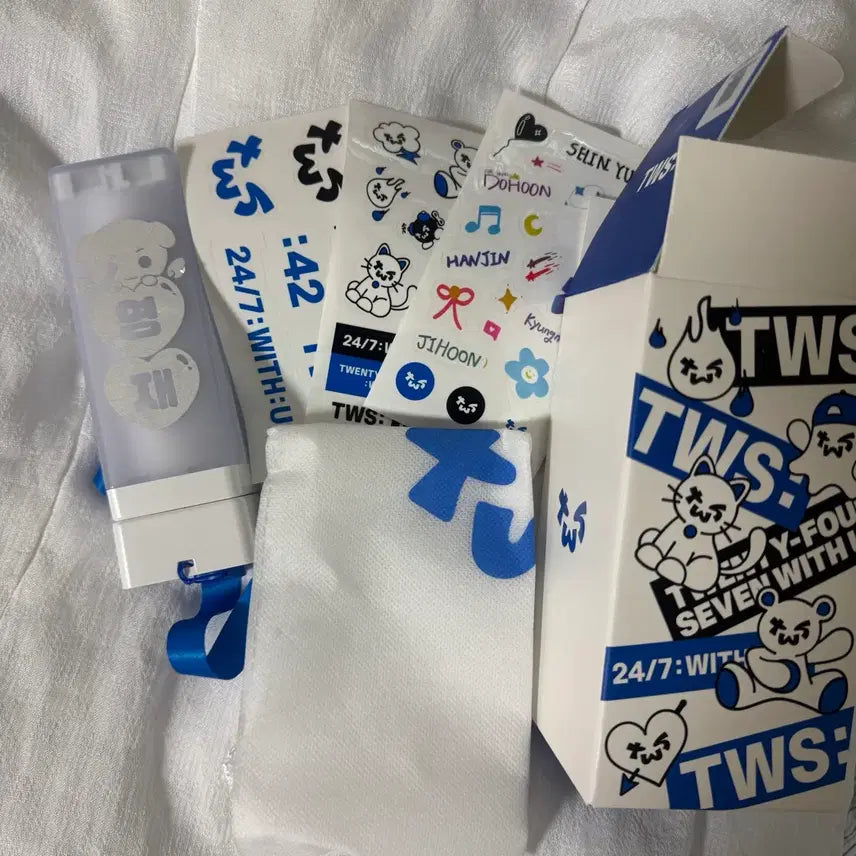 [BUNJANG] TWS Youngjae Tour On Bong Lightstick / 투어스 영재 반스 응원봉 투로나봉