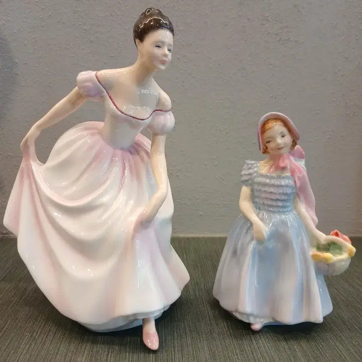 [BUNJANG] Royal Doulton Danielle &amp; Wendy Figurines Set / 로얄던튼 피겨린2개세트