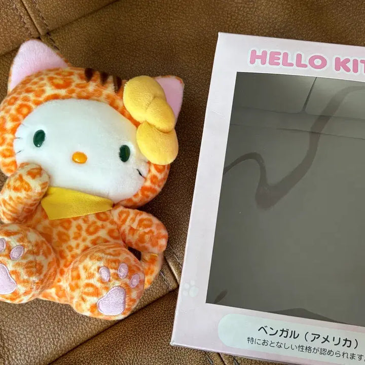 [BUNJANG] Sanrio Hello Kitty Leopard Print Kitty Doll / [파격덤+고전] 산리오 세계 고양이의 날 헬로키티 호피 키티 인형