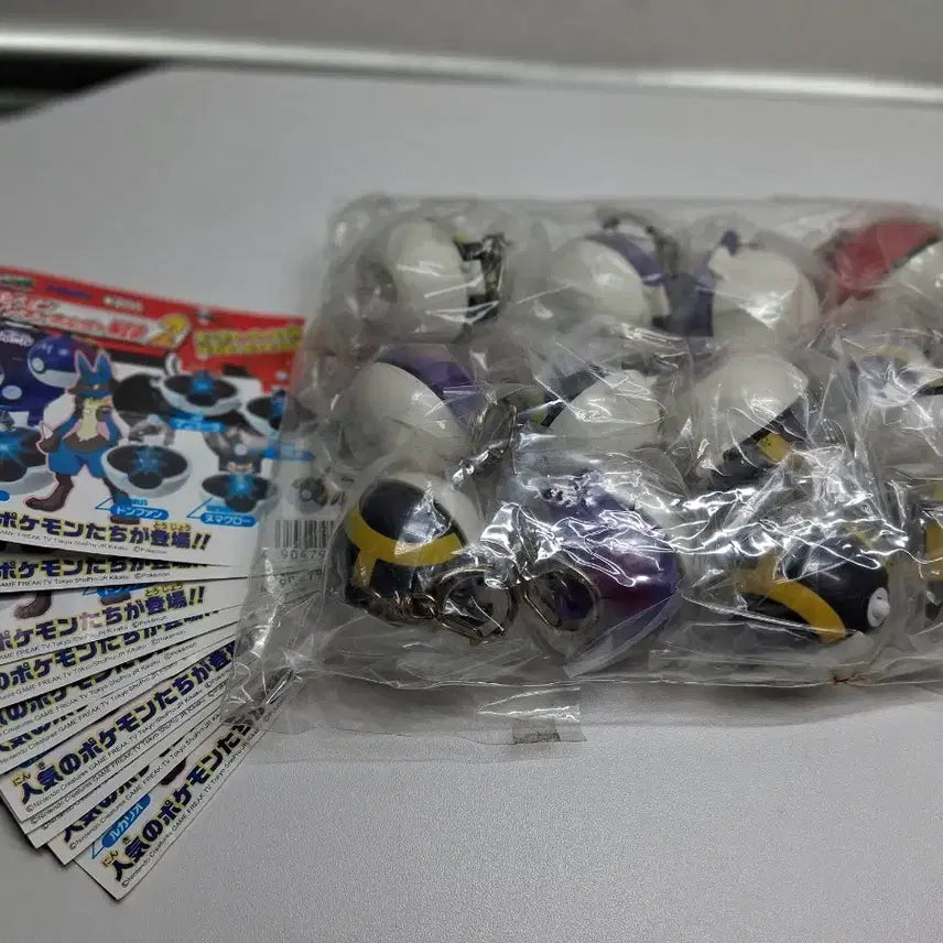 [BUNJANG] Tomy Pokemon Light Keyholder NEO 2 Old Version Sealed Bundle Set (12 pcs) / 포켓몬 라이트 키홀더 NEO2 구판 미개봉 12개 일괄 TOMY 2005년
