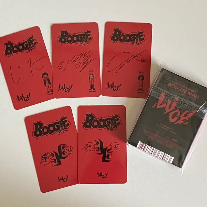 [BUNJANG] LUCY Boogie Man Unsealed Album + 5 Photocards Bundle Set / (일괄) LUCY 루시 부기맨 미개봉 앨범 + 포카 5장
