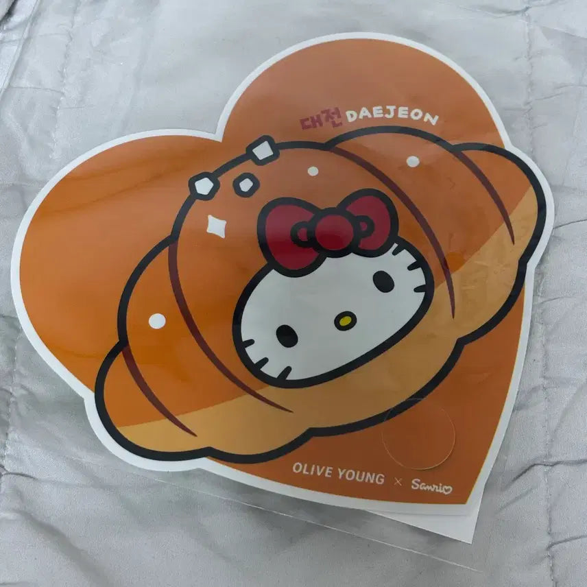 [BUNJANG] Hello Kitty Fan / 올리브영 헬로키티 부채 대전 빵 산리오