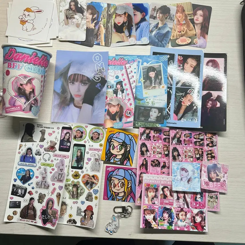 [BUNJANG] NewJeans Danielle Unofficial Goods Bundle Set (Includes some Minji) / (비공굿 일괄) 뉴진스 njz 다니엘 생일카페 생카 비공식 굿즈 + 민지 약간