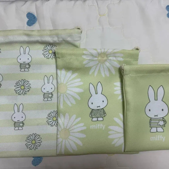 [BUNJANG] Miffy 3 Sizes Drawstring Pouch Set / 미피 3사이즈 대,중,소 복조리 조이개 파우치 세트 새상품