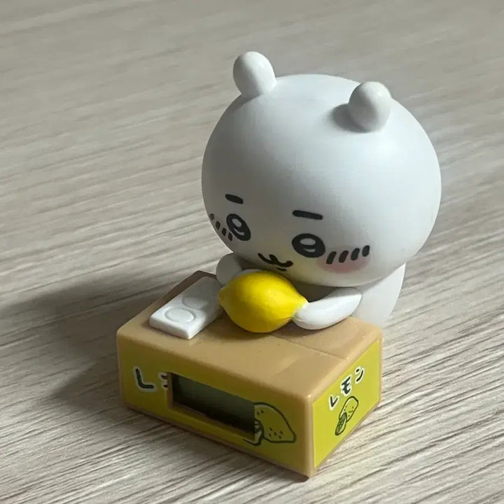 [BUNJANG] Chiikawa Cardboard Box Clock Gacha / 치이카와 골판지 상자 시계 가챠