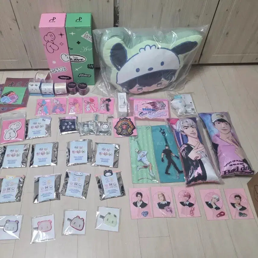 [BUNJANG] PlaB (Play Together) Bundle Set Desk Mat, Cushion, Smart Tok, Can Badge, Hair Pin, Wappen, Acrylic Stick, Mobile Charm / 일괄/데스크매트,쿠션,스마트톡,캔뱃지,머리핀,와펜,아크릴스틱,모바일챰,시리얼볼 플레이브