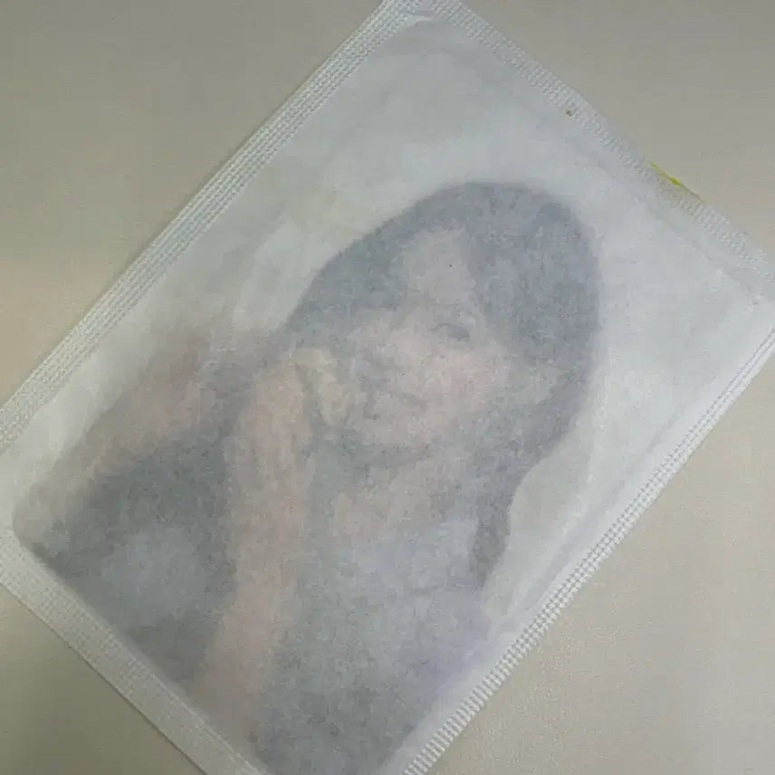 [BUNJANG] RESCENE YEWON Photocard (Sealed) / 리센느 빵 원이 포카 양도합니다