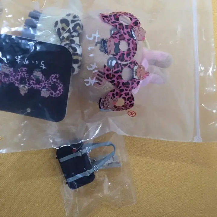 [BUNJANG] Gyaru Usagi Doll with Gacha School Bag Set / 갸루 우사기 9090 가챠 스쿨백 포함