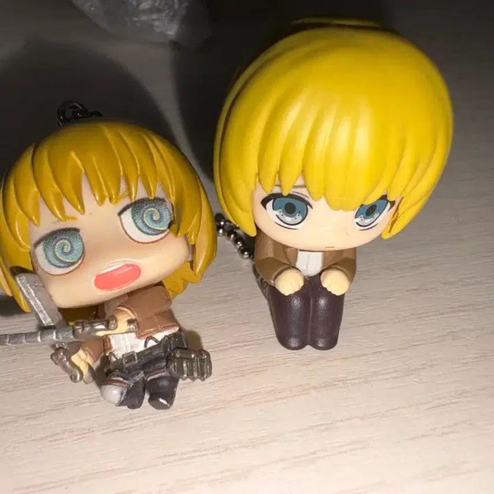 [BUNJANG] Attack on Titan Armin Maruboake &amp; Karakore Keychain Set / 진격의 거인 아르민 마치보우케, 카라코레 키링
