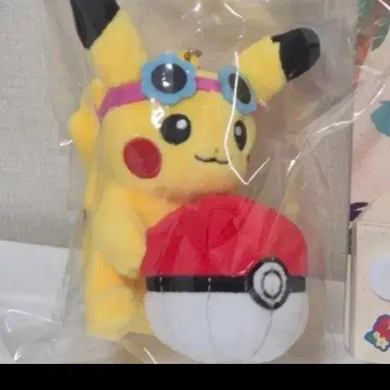 [BUNJANG] Pokemon Pikachu Figure Set Summer Ball Play 2 Types / 포켓몬 인형 키링 여름 공놀이 피카츄