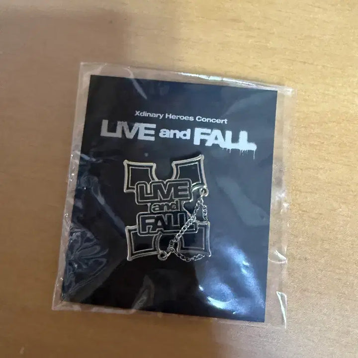 [BUNJANG] Xikers Live and Fall Concert Goods Badge / 엑디즈 Live and fall 콘서트 굿즈 뱃지