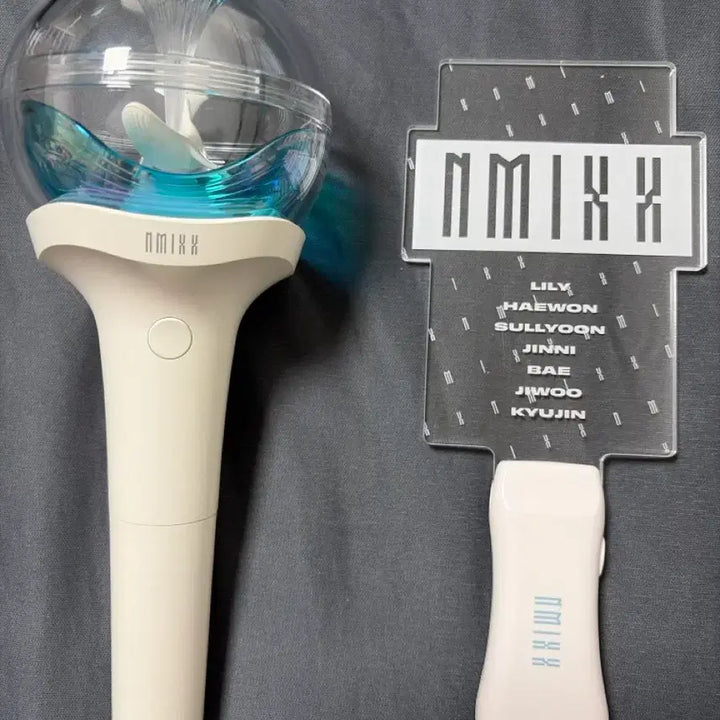 [BUNJANG] NMIXX Version 1 Lightstick Bundle / 급처 제발 사가세요ㅠ) 엔믹스 응원봉 일괄로 판매합니다